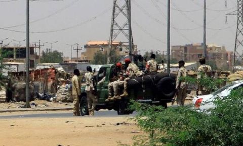 السودان... اشتباكات عنيفة بين الجيش والدعم السريع في الخرطوم