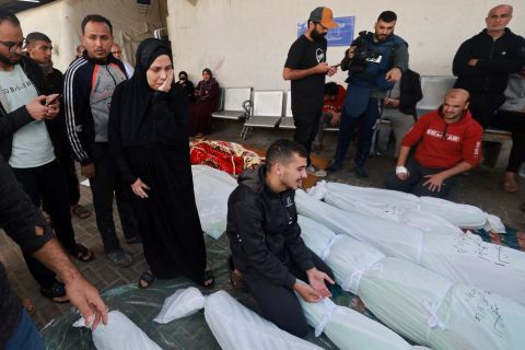 141 شهيدا و 400 مصاب خلال 24 ساعة.. اغتيال قائد لواء غزة بكتائب الأقصى