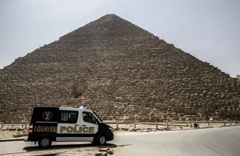 جريمة بشعة في الجيزة: شقيق يقتل أخته ويحرق جثتها