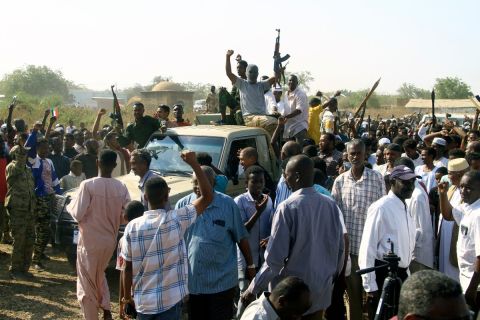 الجيش السوداني يستهدف الدعم السريع في سنار والفاشر