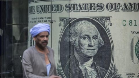 سعر الدولار اليوم في مصر الأربعاء 7 أغسطس 2024.. الأخضر يتراجع