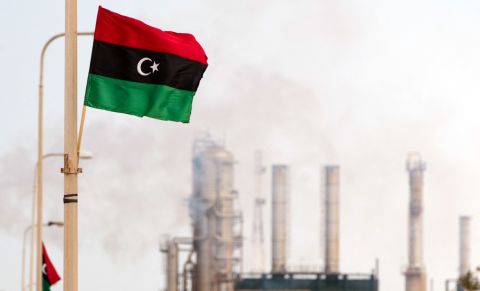 طائرة مصرية تهبط اضطراريًا في ليبيا وهذا السبب