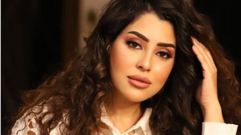 أيتن عامر تشعل السوشيال ميديا بفستان قصير 