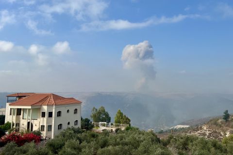 Israeli forces order evacuating the vicinity of Al Aqsa Hospital