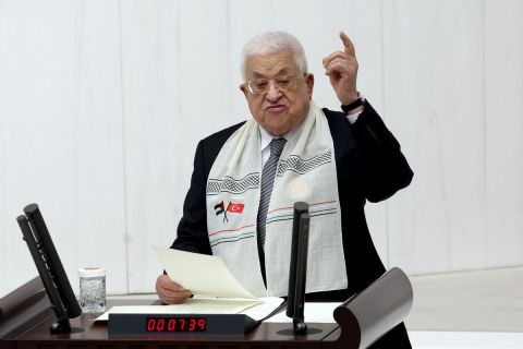 عباس يعلن أمام البرلمان التركي: سأتوجه إلى غزة