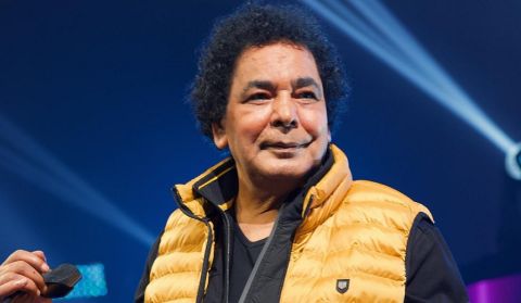 محمد منير يغادر المستشفى وهذا هو وضعه الصحي