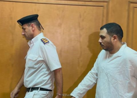 شاهد لحظة استجواب المحكمة ل