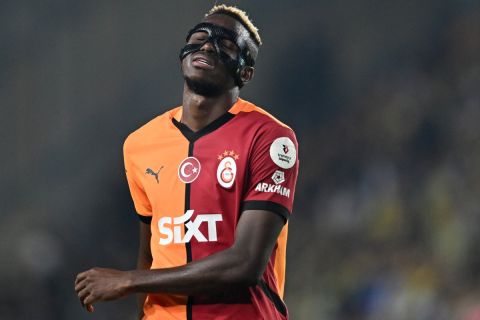 يوفنتوس يريد إعادة أوسيمين إلى الدوري الإيطالي