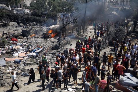 40 شهيدا و60 جريحا بمجزرة المواصي بخان يونس جنوب غزة