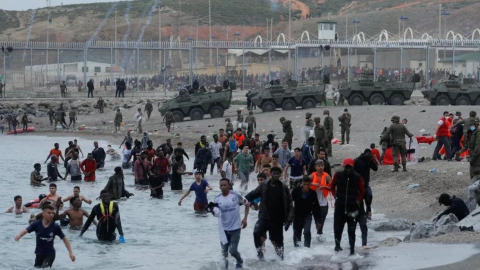 المغرب تحبط هجرة جماعية إلى سبتة الإسبانية