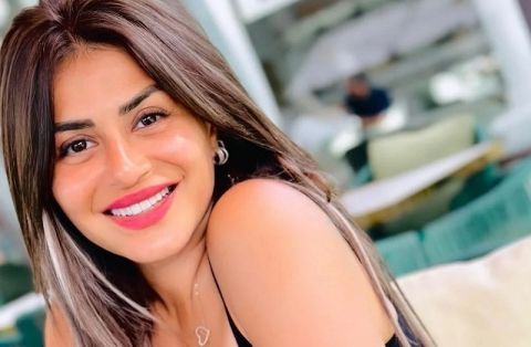 منة فضالي تحتفل بعيد ميلادها بحضور النجوم