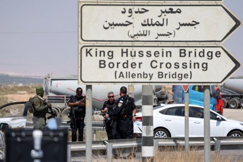 الأردن يتسلم جثمان الشهيد ماهر الجازي من 