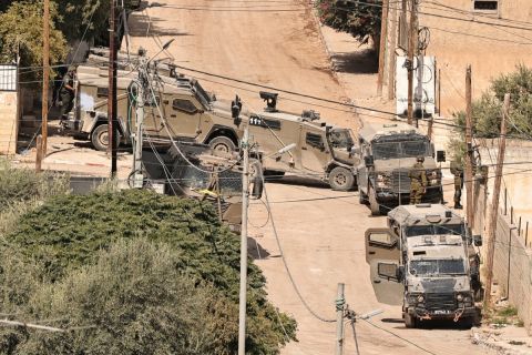 شهيد برصاص الإحتلال في طوباس.. اعتقالات وهدم منازل في الضفة الغربية