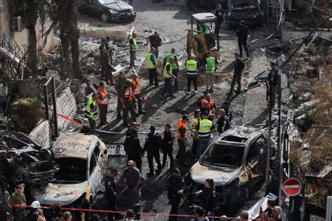 بريطانيا وأمريكا: خطوات عسكرية متزامنة.. هل تلوح بوادر حرب جديدة في المنطقة؟