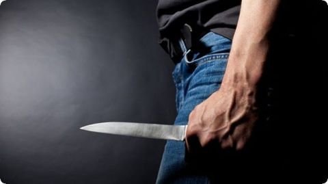 اعتداء بالسلاح الأبيض على رئيس دولة عربية