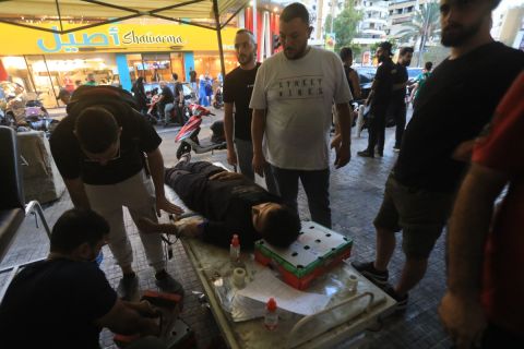 شاهد: ما علاقة الحسناء الايطالية بصفقة 