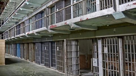 فرار أكثر من 270 سجينا بسبب الفيضانات في نيجيريا 