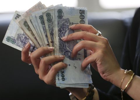 سعر الدولار اليوم في لبنان الأربعاء 16 أكتوبر 2024.. الليرة تقاوم
