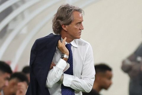 رسميا: إقالة مانشيني من تدريب منتخب السعودية