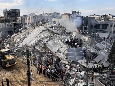 مجزرة جديدة...شهداء وجرحى بقصف مدرسة المفتي شمالي النصيرات بغزة