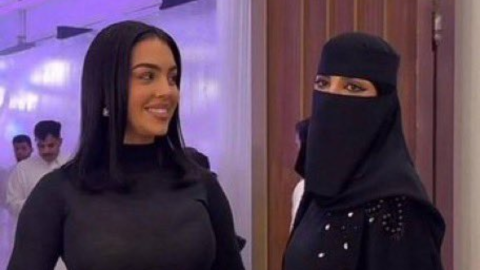 فوز الفهد بالأبيض في حفل إطلاق عطر جورجينا في السعودية