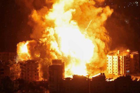 Israeli raids target Beirut and Hezbollah strikes Tel Aviv