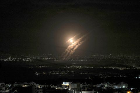 فرنسا تحشد مواردها العسكرية لمواجهة إيران.. ماكرون: ندعم 