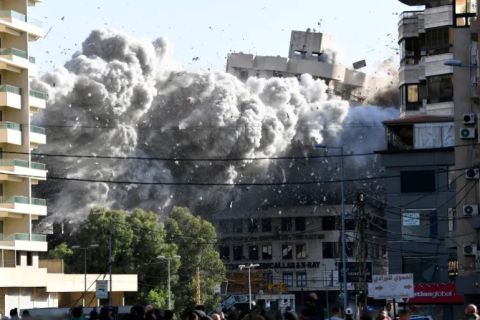 شهداء وجرحى بغارات إسرائيلية عنيفة على وسط بيروت