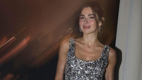 نسرين جواد زادة تؤدي رقصة مثيرة على المسرح خلال حفل مجلة Elle