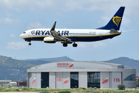 Budget airliners penalized €179m in Spain over passenger rights violations