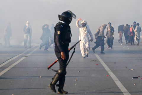 4 policemen killed in pro-Imran Khan protests in Pakistan
