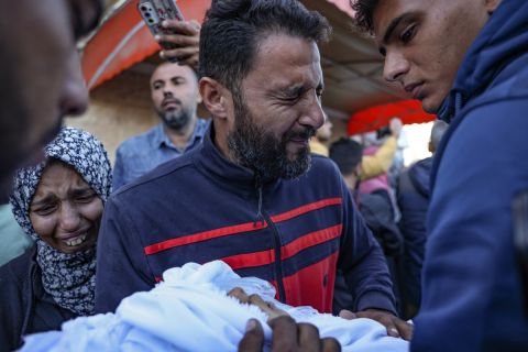 100 شهيد في غزة منذ الفجر.. الدفاع المدني يعلن عجزه أمام مجازر بيت لاهيا