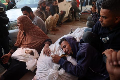  3 ألوية إسرائيلية تتقدم نحو جباليا.. وغزة تحصي مئات الشهداء والمصابين