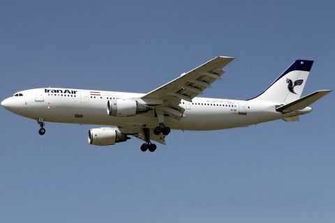 إيران تغلق مجالها الجوي خلال الانتخابات الأمريكية.. ما هي الأسباب؟
