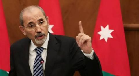 أول رئيس لحكومة انتقالية في سوريا الجديدة.. من هو 
