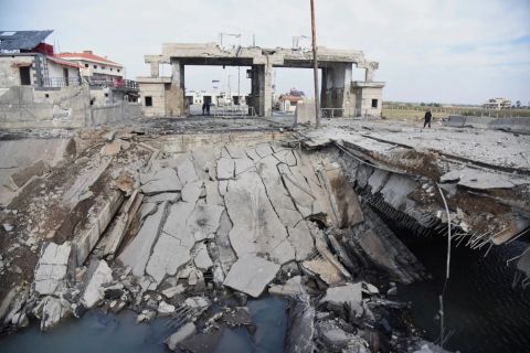 الفصائل المسلحة تعلن السيطرة الكاملة على درعا.. إليكم المشهد السوري