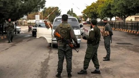 بعد توترات في سوريا أدت لقتلى وجرحى.. عودة لـ 