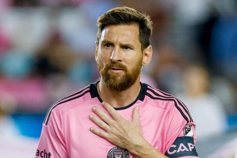 ميسي يهنئ نجم برشلونة لامين يامال على فوزه بجائزة الفتى الذهبي