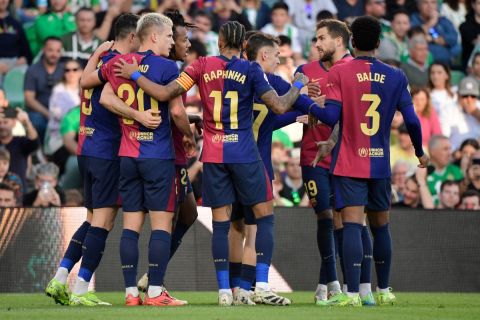 تفوق فليك التاريخي على دورتموند يشعل آمال برشلونة