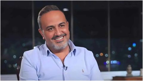 خالد سرحان يحرج محمد رمضان ويسخر منه بسبب فيديو سؤال الذكاء الاصطناعي
