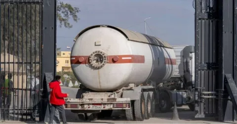 الرئيس الأميركي الجديد يصدر أوامر للتنفيذ متعلقة بـ