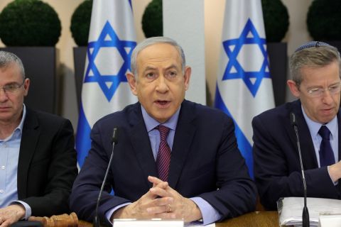 Houthis strike Israeli targets with ballistic missiles and drones