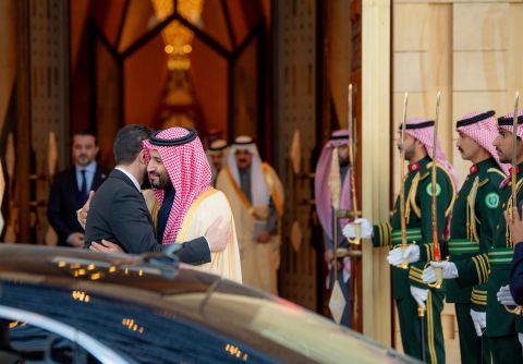 هكذا استقبل ولي العهد السعودي الرئيس السوري