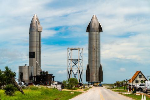 Musk: Starship will launch to Mars end of 2026, accompanied by Tesla robot