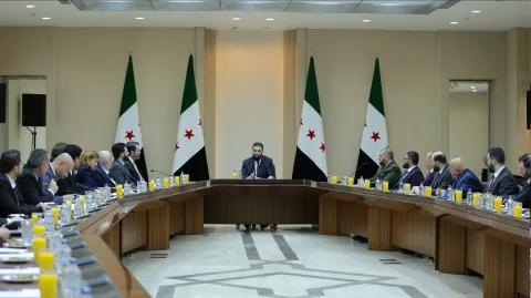 الشرع يناقش تفاصيل المرحلة المقبلة في أول اجتماع للحكومة السورية الجديدة