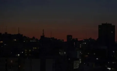 قصف باليمن يطال صنعاء وصعدة.. ما مصير قائد الصواريخ الحوثية؟