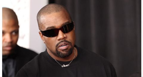 Kanye West begs Bianca Censori to 