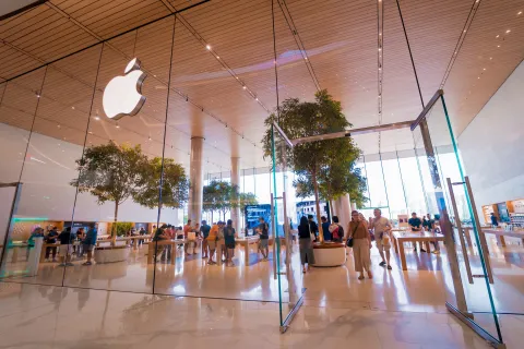 iPhone prices could hit $3500 after Trump's tariffs, buy now before it is too late