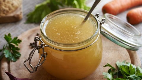 فوائد مرق عظام الدجاج