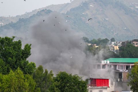 Pakistan: at least 26 civilians killed in Indian airstrikes